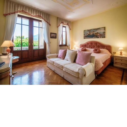 Charming House Lisa
