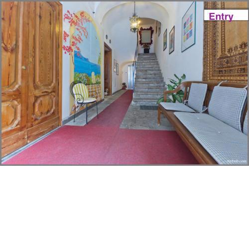 Charming Mezzanine Flat in Palermo Centre
