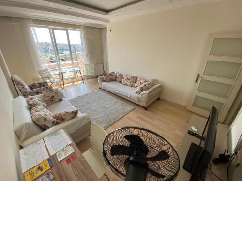 Charming, Quiet Flat wih a View and Working Space EYUP1
