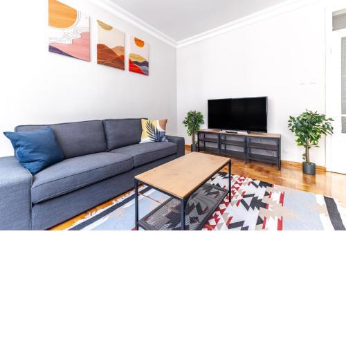 Charming Retreat with Balcony 7 min to Bomontiada