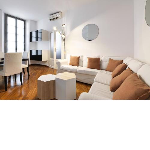 Charming San Babila Apt.