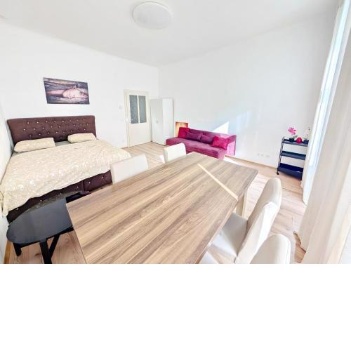 Charming Stay at Märzstraße Apartment Close to Vienna Attractions MZ18