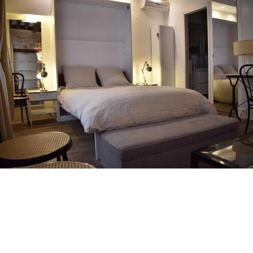 Charming studio near République and Le Marais