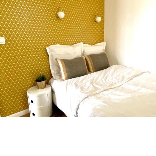 Charming top floor near Montmartre