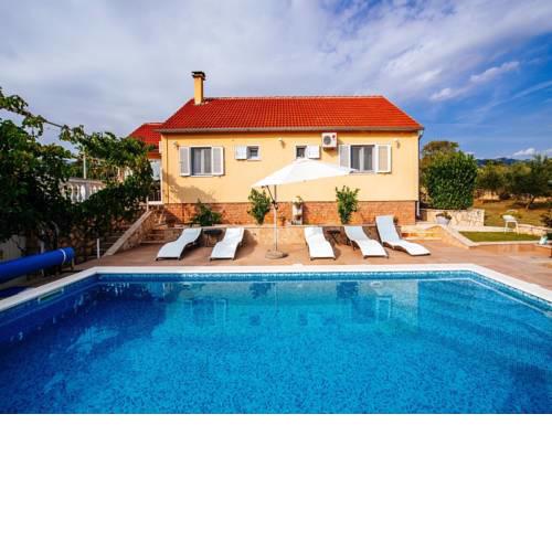 Charming Villa with Private Pool in Dalmatia