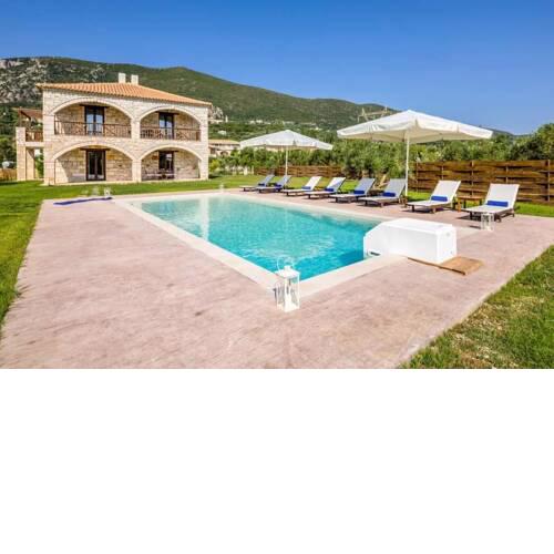 Chartata Villa Sleeps 8 with Pool Air Con and WiFi