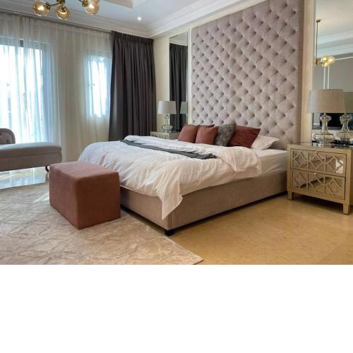 Cheerful 4-bedroom Villa