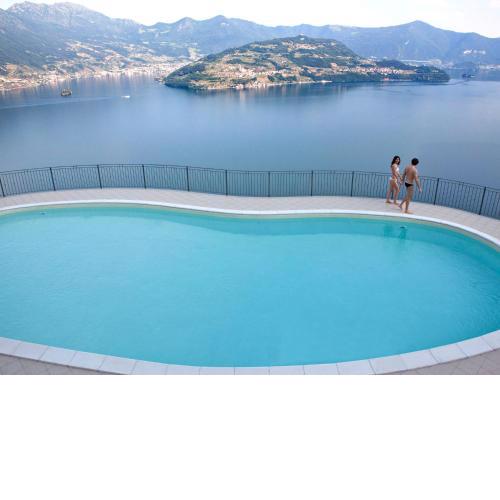 Cherubino - stunning lake view with swimming pool in Parzanica