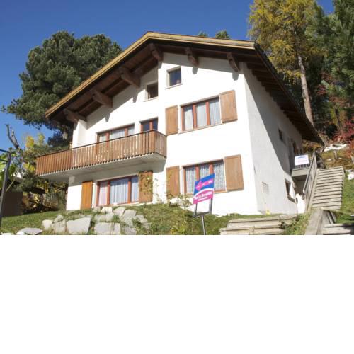 Chesa Albris Bed & Breakfast