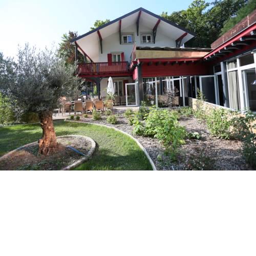Chez Maman Hotel & Restaurant