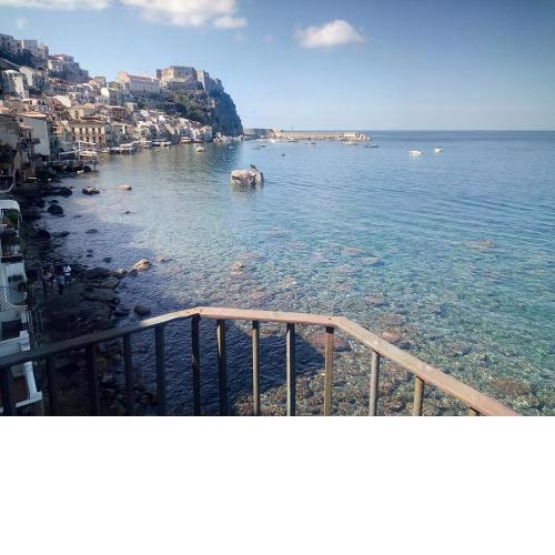 CHIANALEA SCILLA al CASTELLO di SCILLA CHIANALEA APARTMENTS & ROOMS