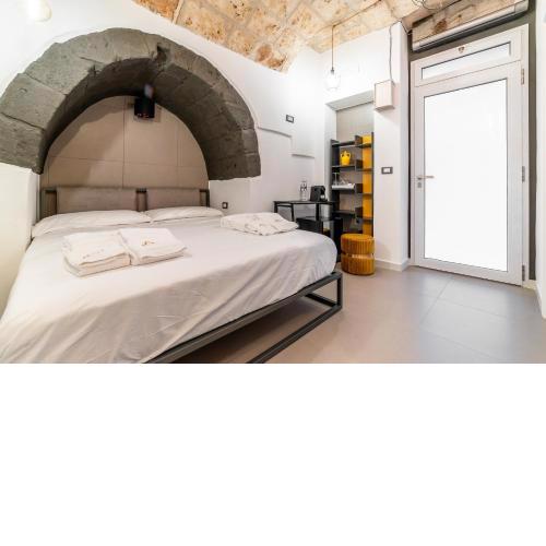 Chiasso MonSignore by MONHOLIDAY