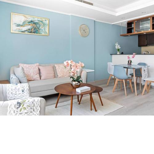 Chic 1 Bedroom in heart of Downtown & Close to Dubai Mall