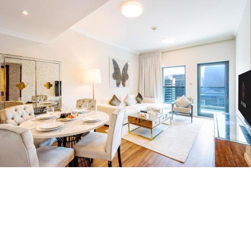 Chic 1BR Next to Dubai Marina Promenade by Livbnb