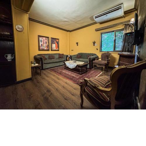 Chic 2-BR Apartment Just 5 Mins from the Nile