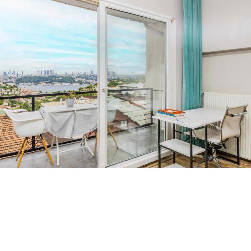 Chic Flat w Balcony 5 min to Beylerbeyi Palace