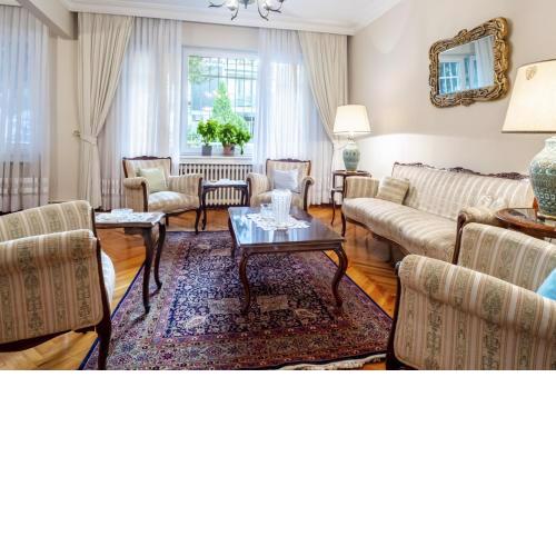 Chic Flat with Balcony Close to Caddebostan Shore