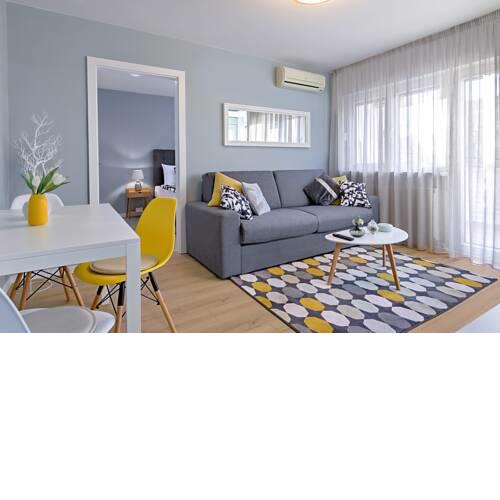 Chic Flat with Balcony