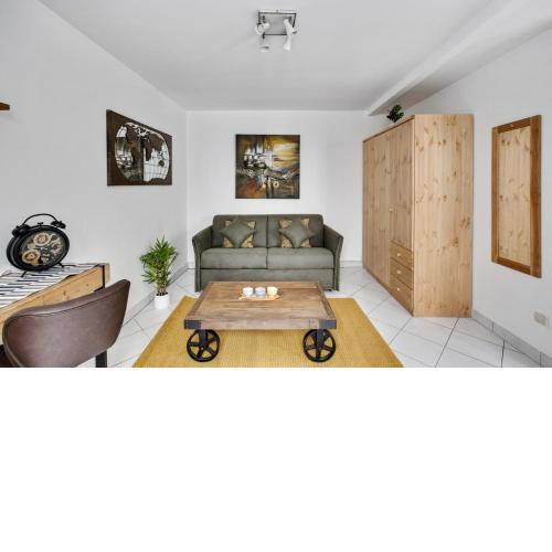 Chic studio with terrace downtown Paris