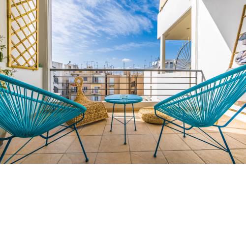Chic, Stylish & Central 2BDR Apt - Private Parking