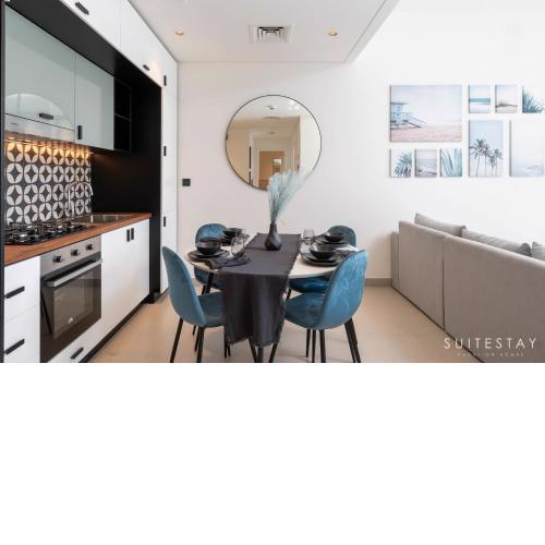 Chic Urban 2BR Apartment in Collective Dubai