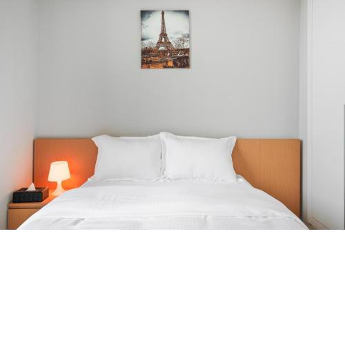 Chic Urban Retreat Immerse Yourself In Comfort