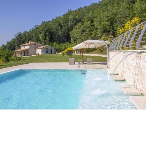 Chic Villa in Acqualagna with bubble bath in the pool and Private Garden