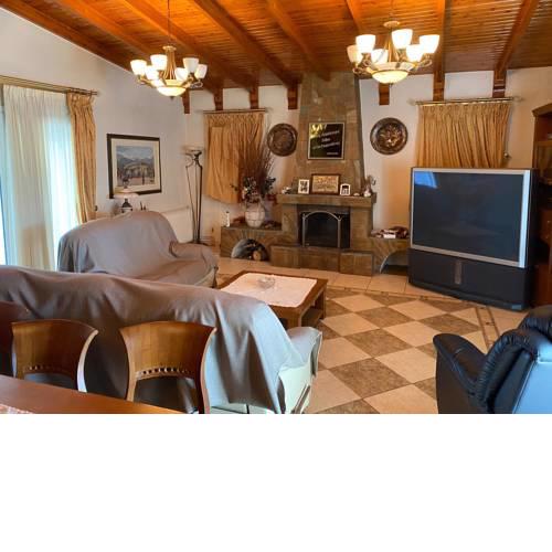 Chiliomodi Forest Villa