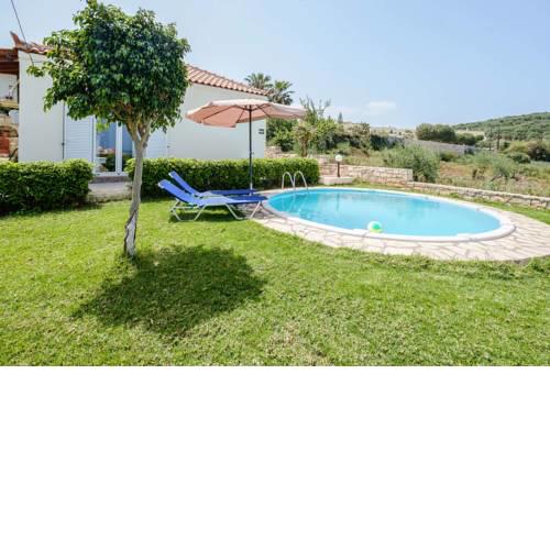 Chill and Relax in a Home with Pool near the Beach