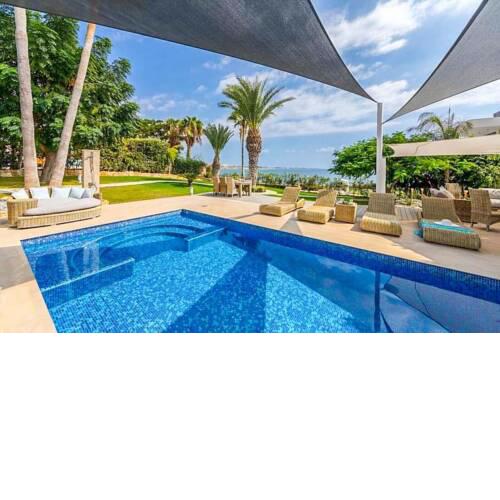 Chlorakas Villa Sleeps 8 with Pool Air Con and WiFi
