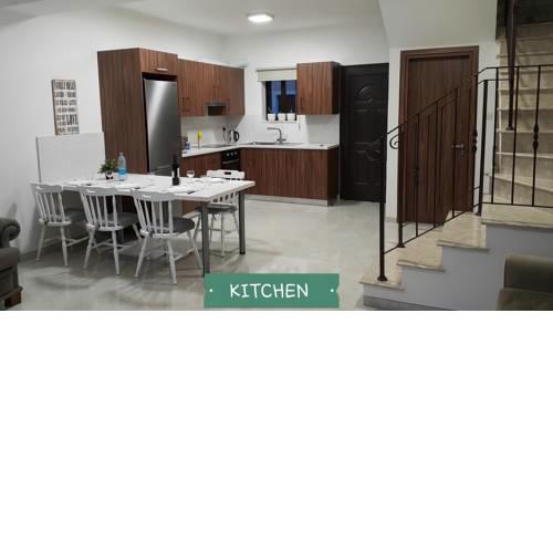 CHRIS'S KYKLADES HOLIDAY APARTMENT