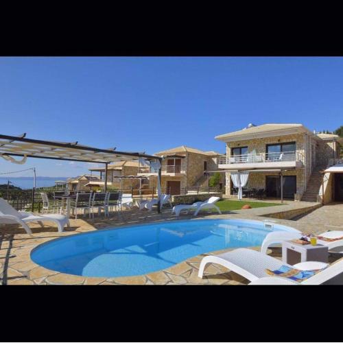 CHRISTIES LUXURY SUITES