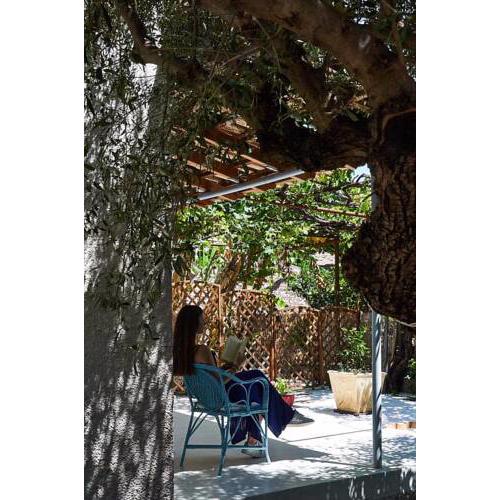 Christina Seaside, Villa on a sandy beach