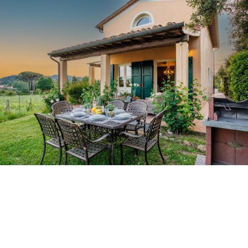 Cicale 3 Bedrooms Farmhouse with Shared Pool