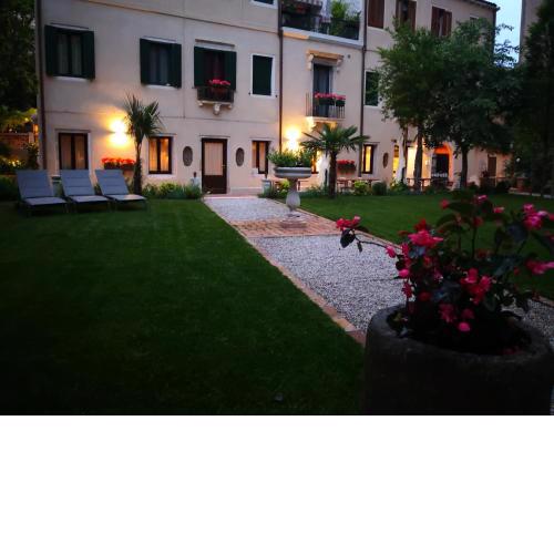 Cinqueteste Luxury Home