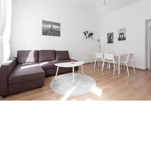 City Apartment next to metro line U1