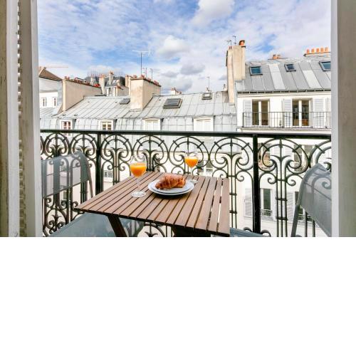 City Apartment with Balcony Latin Quarter