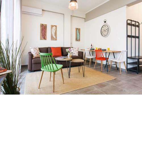 City-break Loft w. huge balcony, next to Acropolis