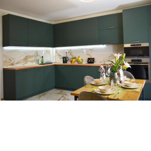 City Center Charm: 2BR Apartment