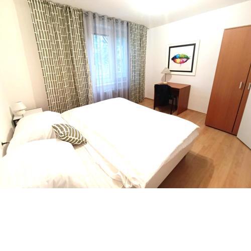 City centre flat with two balconies and free on-street parking