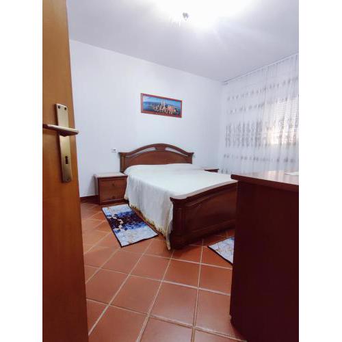 "City Centre Gemstone Apartment"