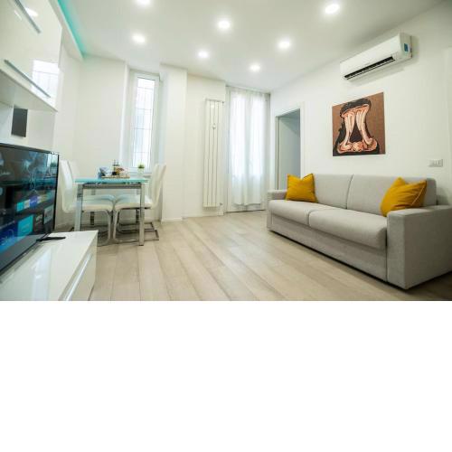 [City Life] Luxury Multicolor Apartment