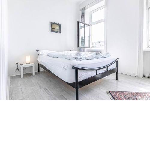 City Living, Garden Vibes 3BR Bliss in Vienna