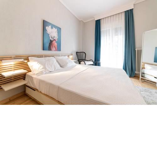 City Pulse Tsimiski Apartment