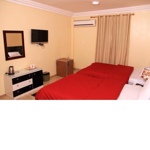 City pyramids inn
