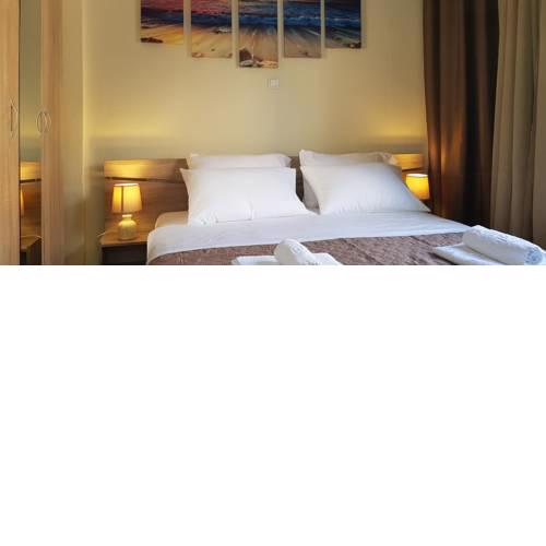 City's Center Lux. Apt.Up 4 persons and BBQ