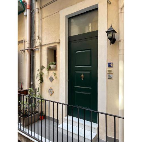 CiuriCiuri Home Appartamento storico nel centro di Catania