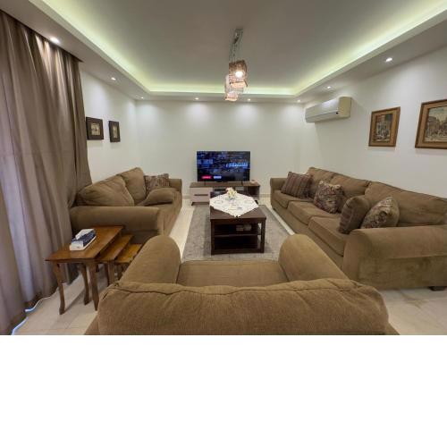 CK1108 Spacious 2BR Apt 2BA Near Airport