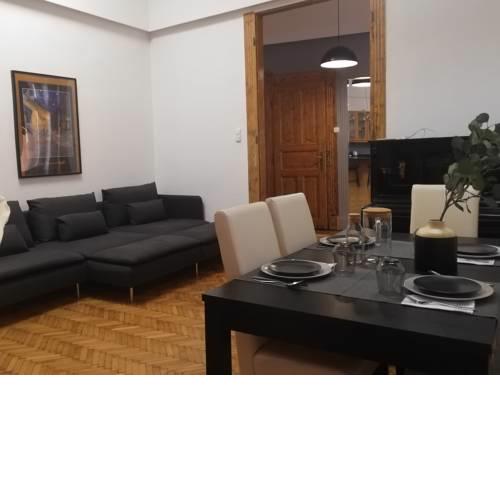 Classic apartment, by downtown & metro