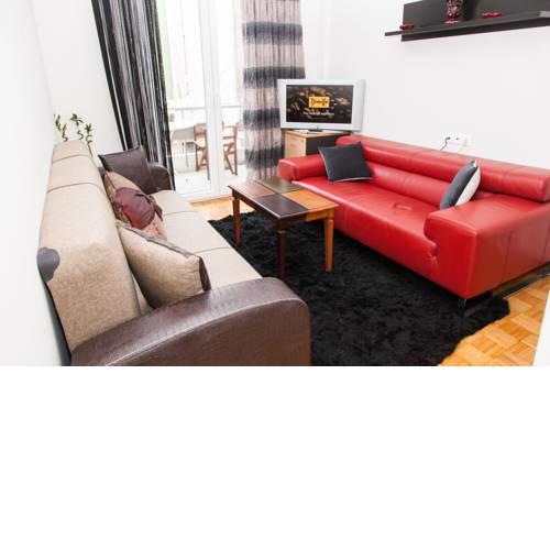 Classic Pied a Terre with Lovely View in Central Athens!